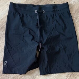 On Running Race tight half Women's Black Shorts
